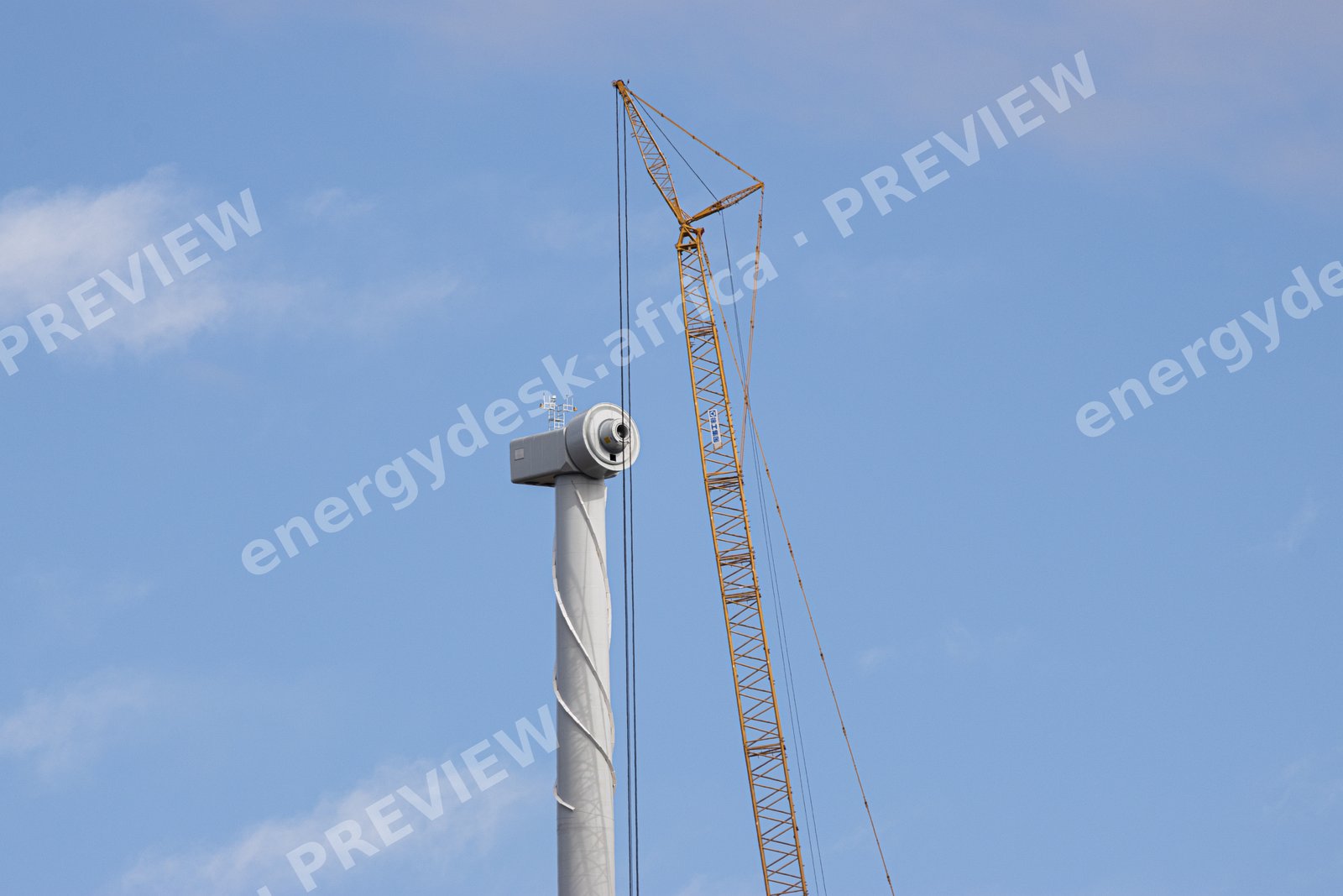 Crane and nacelle during turbine assembly, Karreebosch Wind Farm