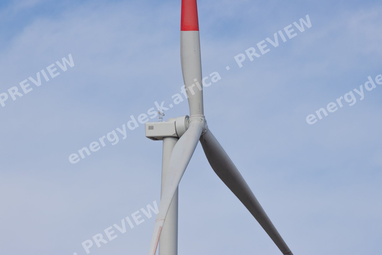 Nacelle and sweeping blades, Karreebosch Wind Farm